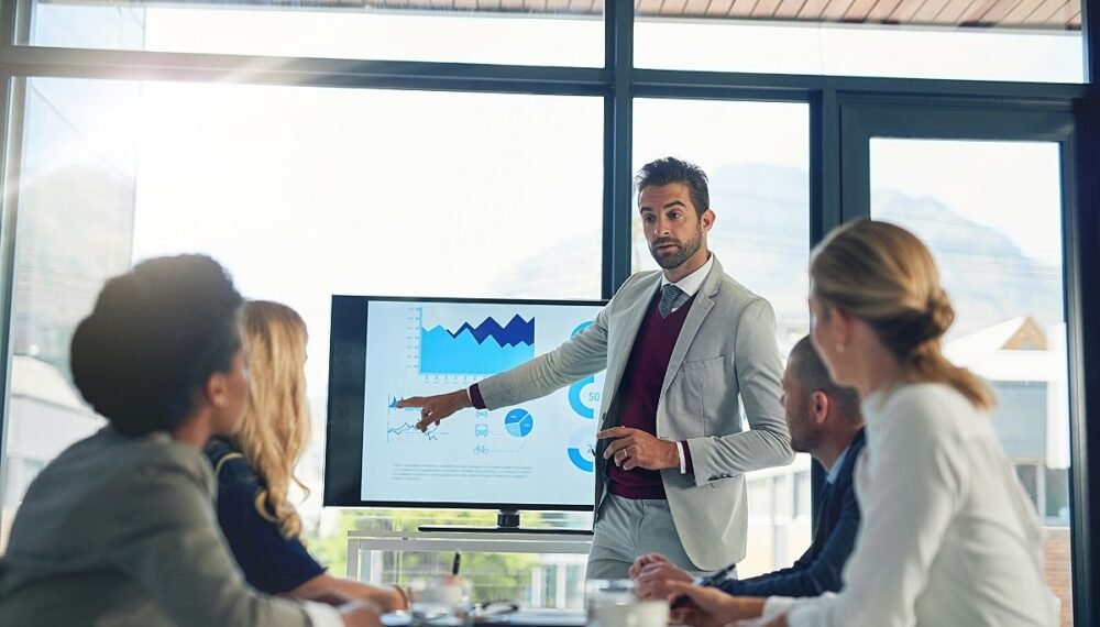 الفرق بين القائد والمدير