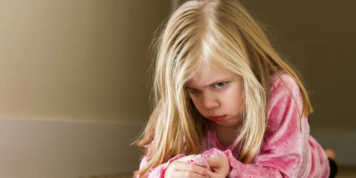 كيفية التعامل مع الطفل العنيد